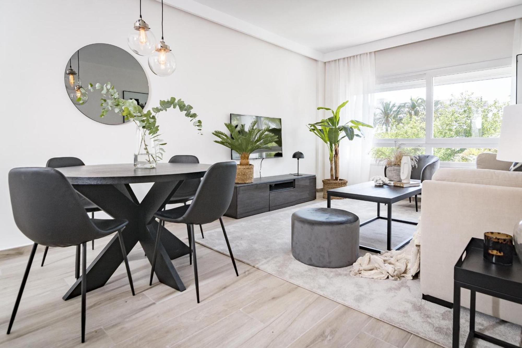 Pr - Stunning Flat Front Line Beach Puerto Banus Marbella Exteriör bild